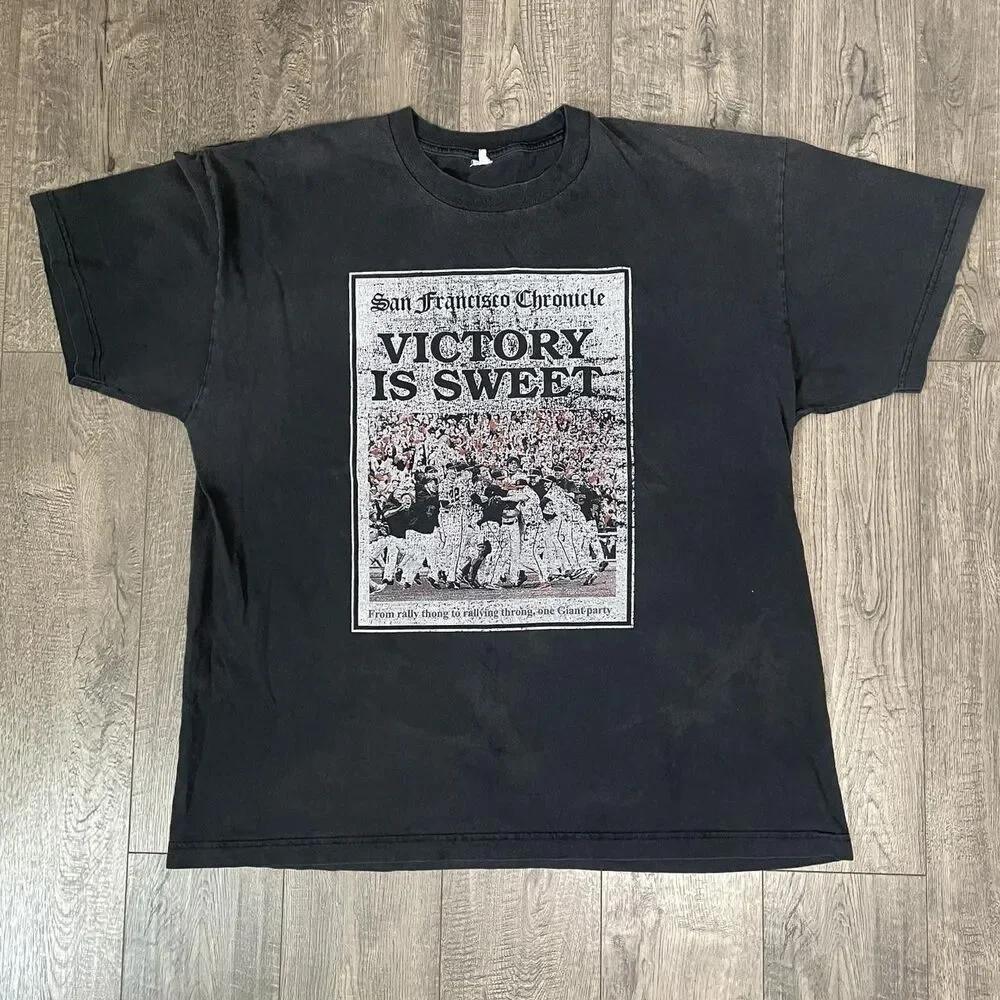 SF Giants 2010 World Series (SF Chronicle)  T-Shirt  - Men's X Large  - Original